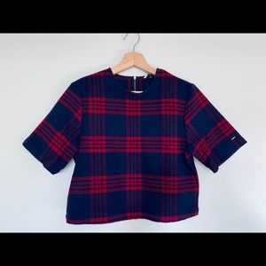 Tommy Hilfiger short top